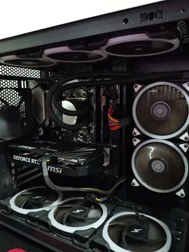 Pc gamer rtx 5060 ti 16gb + ryzen 7 5700x3d