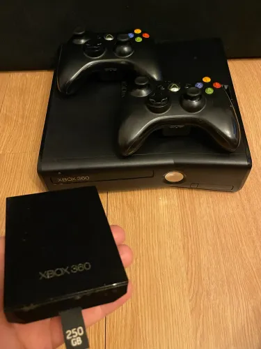 Xbox 360 RGH HD com jogos 