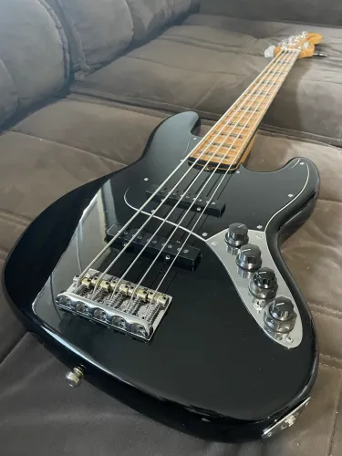 Baixo Fender Jazz Bass American Deluxe