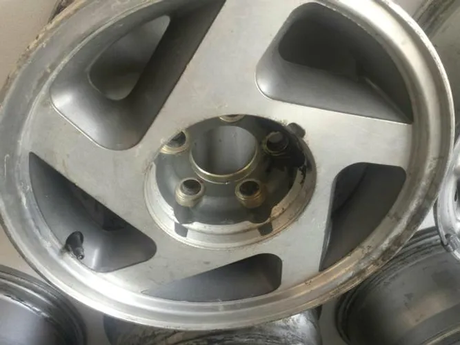 Roda aro 15 Ford Ranger Diamantada com grafite 5X114.3 jogo original