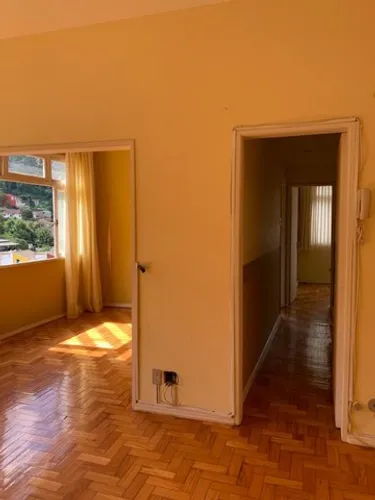 Venda de apartamento em Petrópolis