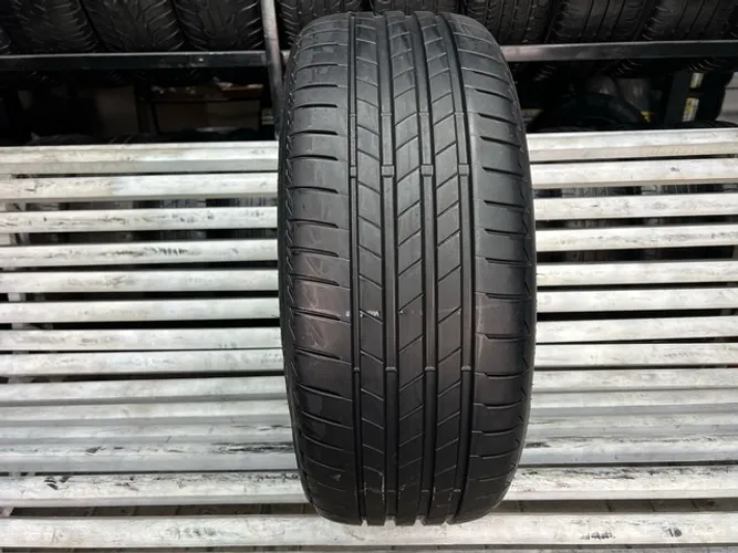 Pneu 225/40/19 Bridgestone Turanza T005 Run Flat R$699 / Pneu 225/40R19