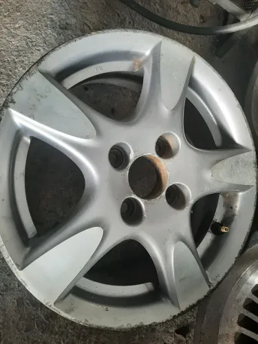 Roda aro 14 Honda Civic estrela prata com diamantado 4x100