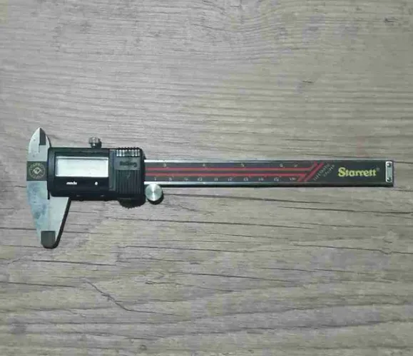 Paquimetro Digital Inox 150MM/6 Starrett n° Serie 001727