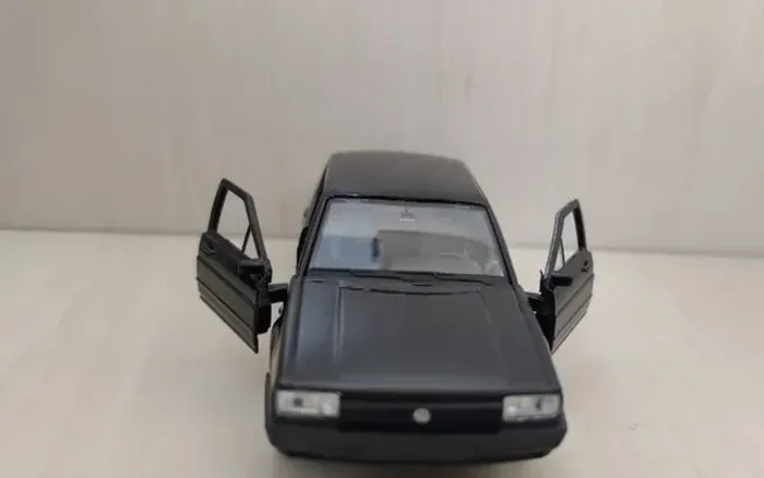 Miniatura VW Santana - 1/43 (11.6cm)