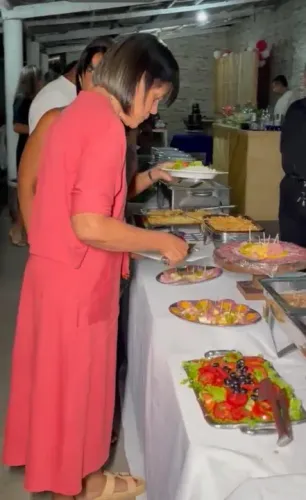 Buffet completo de alimentação, adulto e infantil