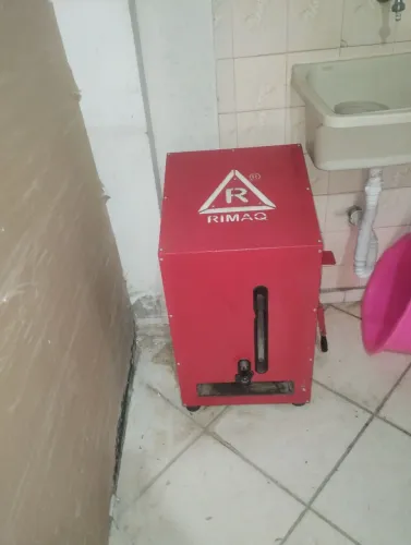 Vendo Maquina Rimaq para fabricação de chinelos