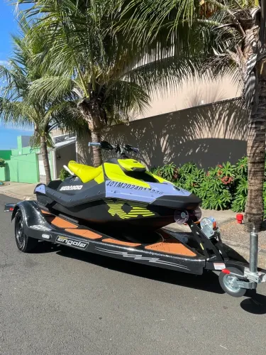 Jet Ski Seadoo Spark Trixx 3UP 2024
