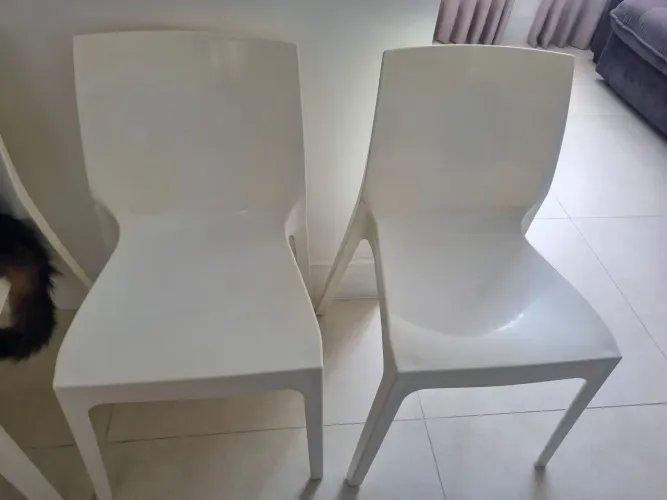 Cadeira Tramontina Alice em Polipropileno Branco com Encosto