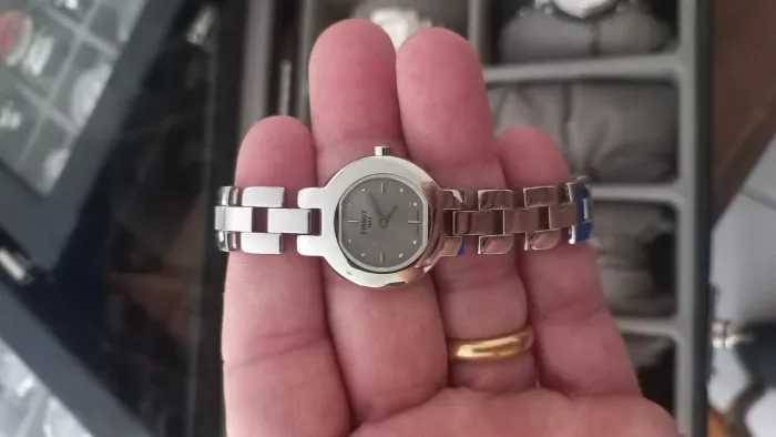 RELÓGIO TISSOT FEMININO (INOX) *G330k*