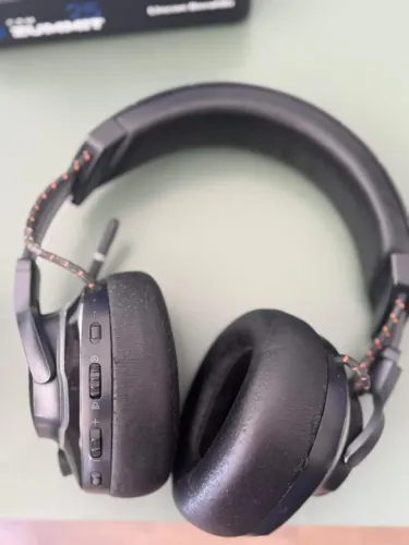 Fone JBL QUANTUM 800 - Pquenas Marcas de Uso