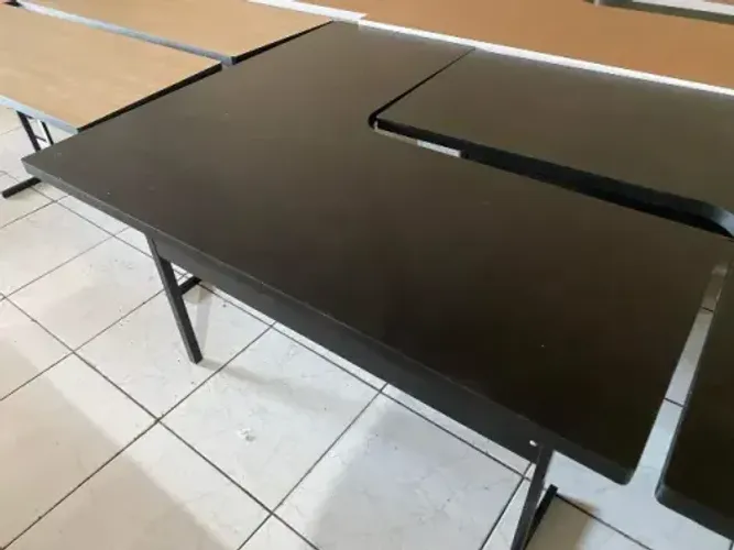 mesa escrivaninha em L preta sem gaveta - entrego