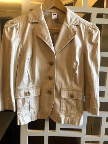 Blazer Bege Clássico com Bolsos