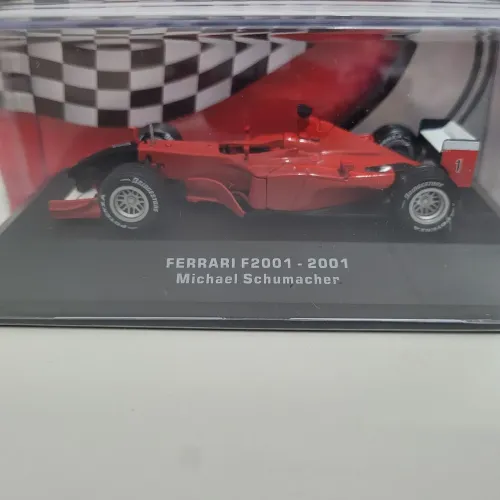 Miniatura fórmula 1 Schumacher ferrari