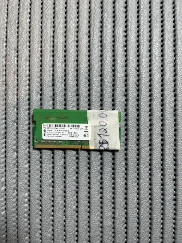 SK Hynix 4GB DDR4 2400MHz Samsung 4GB DDR4 2400MHz