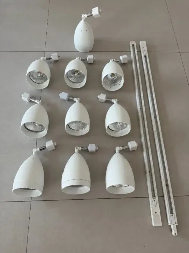 Luminárias tipo spot par 30 para trilho eletrificado