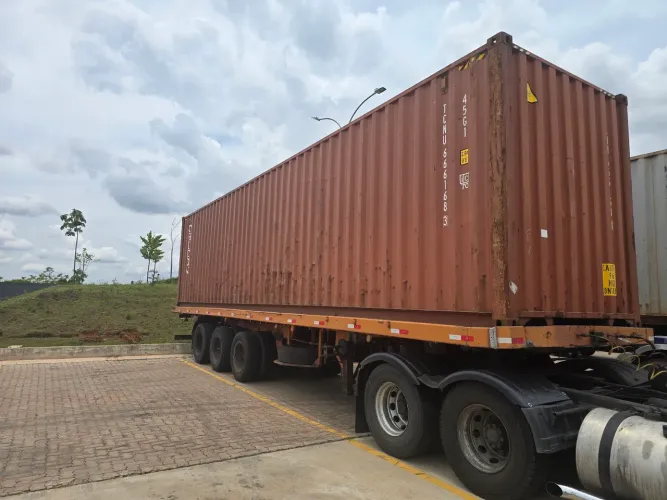 Carreta porta container