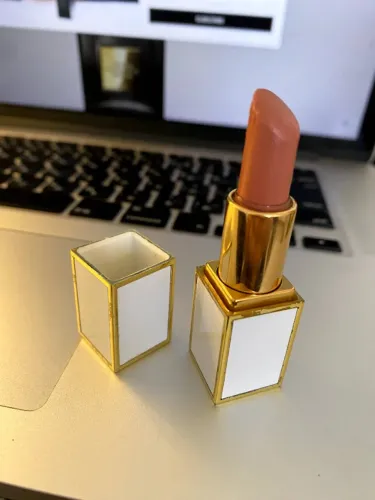 Tom Ford Batom #30 Camilla