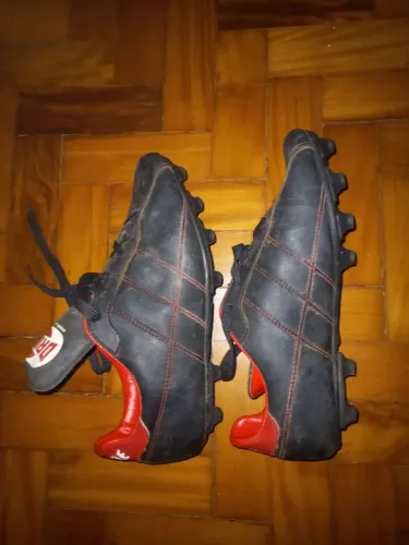 Chuteiras de campo Futebol Drible anos 80 - Tamanho 41 usada