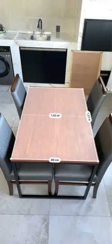 Mesa de Jantar Amadeirada com 4 Cadeiras