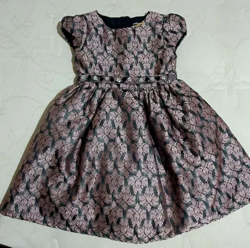 Vestido Infantil Animê Estiloso com Detalhes