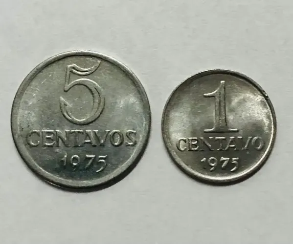 Moedas de centavos de cruzeiros - 1975