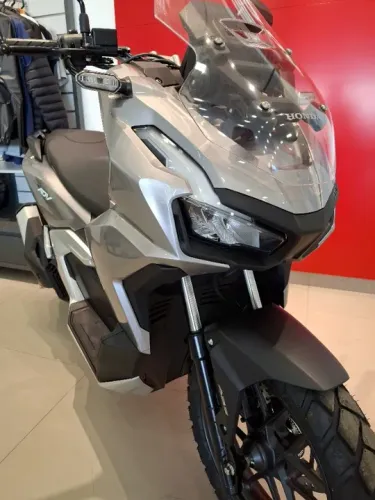 Promoção ADV 1.60 - 26.240,00 Scooter 100% automatica -  Tecnologia de ponta - Moderna