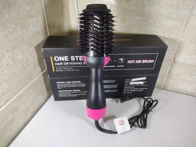 Escova Secadora de Cabelo e Alisadora.