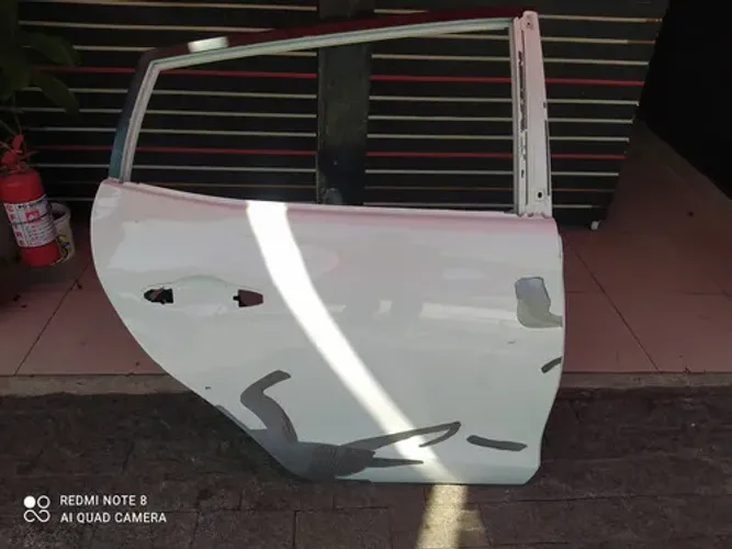 Porta Traseira Direita Yaris Hatch 2017 A 2024