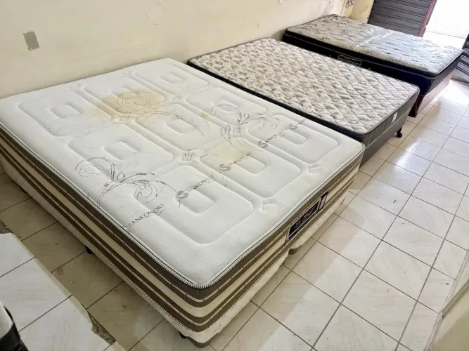 Cama box de casal Queen , cama Queen