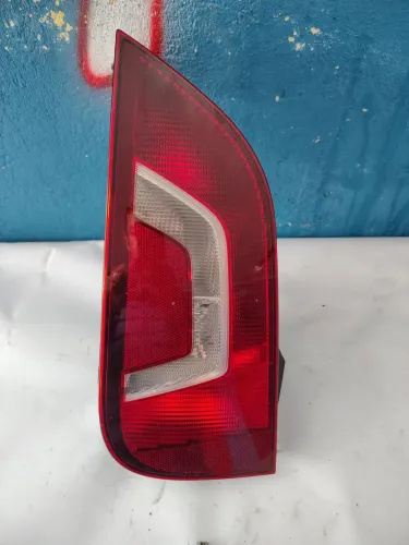 Lanterna Traseira  esquerda VW UP ano 2013 A 2017  usada original 