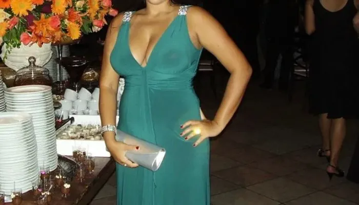 Vestido verde musgo longo em tecido frio