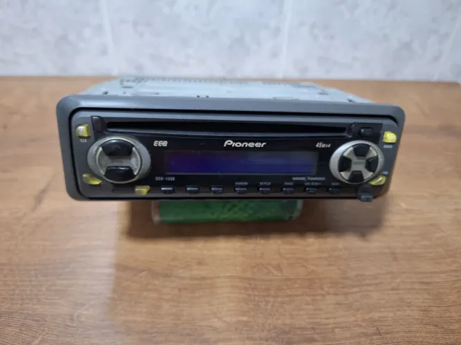 Som automotivo Pioneer DEH-1450 45Wx4