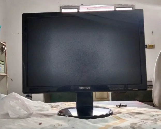 Monitor Positivo - 19 polegadas