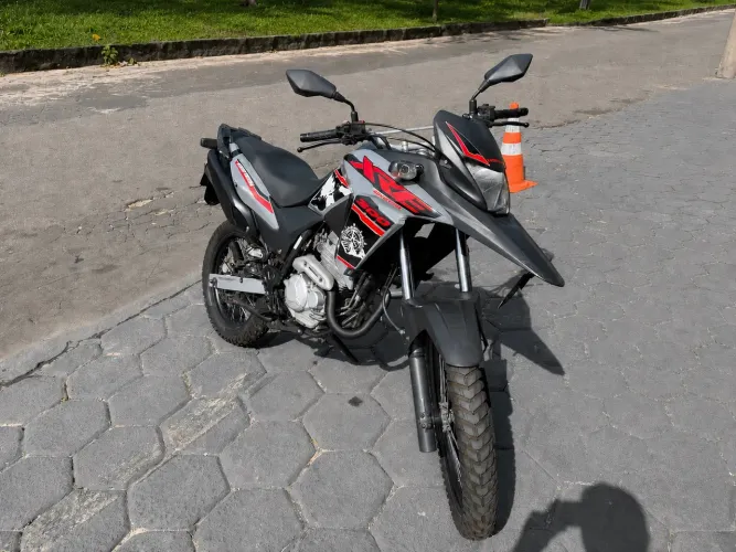 XRE 300 adventure