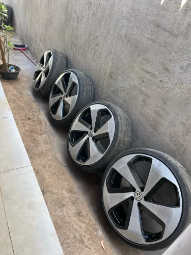 Aro 20 troco em roda do Golf Sportline 16 diamantada