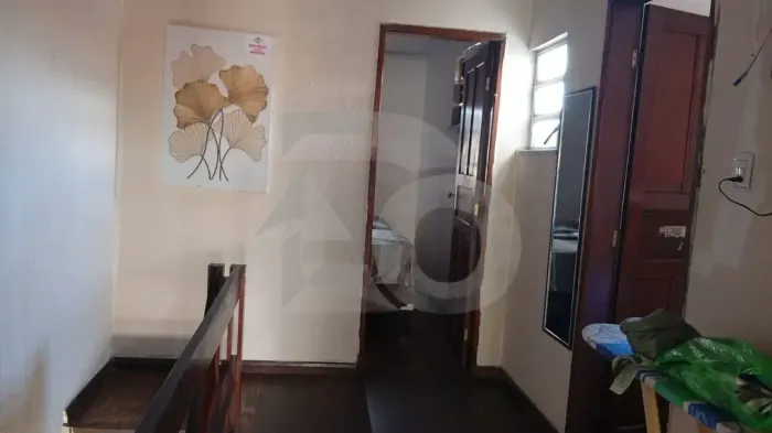 Casa no Santo Antônio com 4 Quartos, DPE e 2 Vagas de Garagem