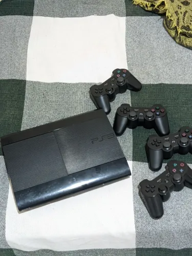 Vende - se PlayStation 3 Slim