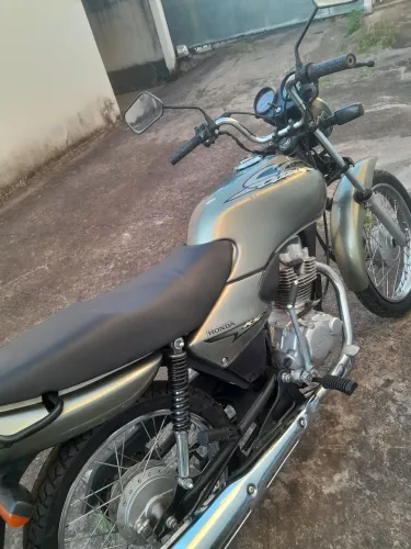 Vendo moto titan ks 125 2000
