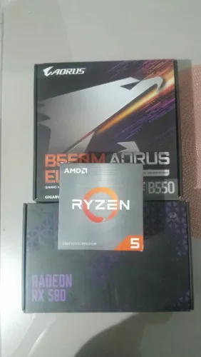 KIT GAMER com placa-mãe, placa de vídeo, processador e uma fonte