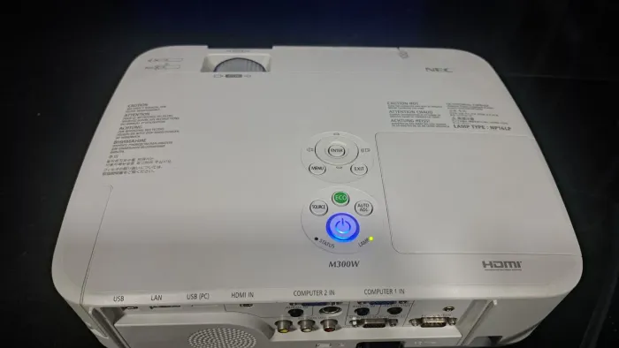 VENDO PROJETOR NEC M300X