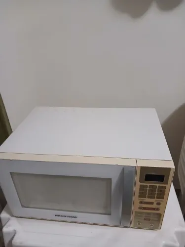 Vendo Microondas Brastemp funcionando perfeitamente