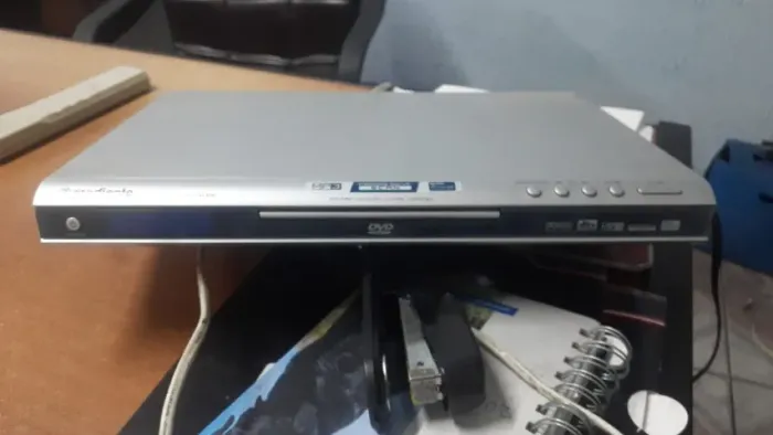  Funcionando Dvd gradiente serial D- 470 multimidia mp3 em otimo estado   para se diverti