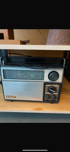 RADIO ANTIGO SANYO RP 8351