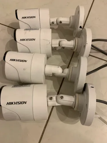 4 câmeras HIKVISION 2.8 mm