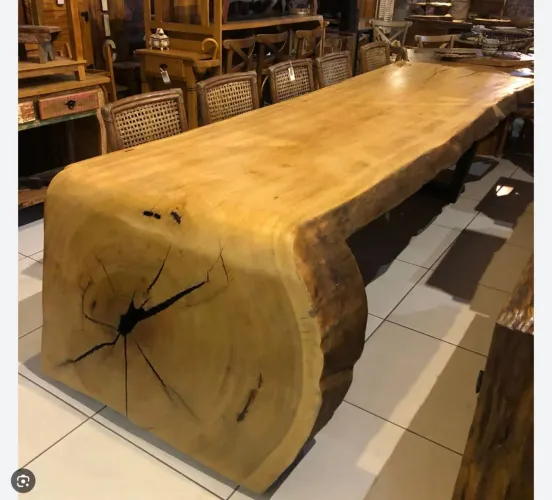 Mesa cascata pequiá nobre