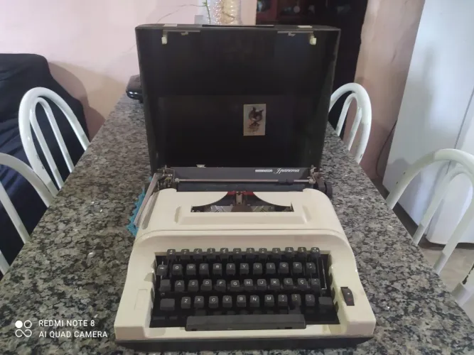 MÁQUINA DE ESCREVER REMINETON IPANEMA