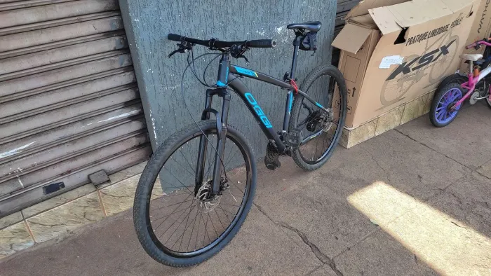 Bicicleta OGGI aro 29 bom estado 
