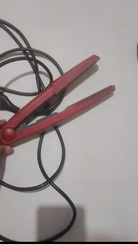 Vendo prancha 30 reais sou do pila entrego funciona bem interessado chama no PV 