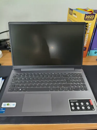 Notebook Lenovo IdeaPad (semi-novo)